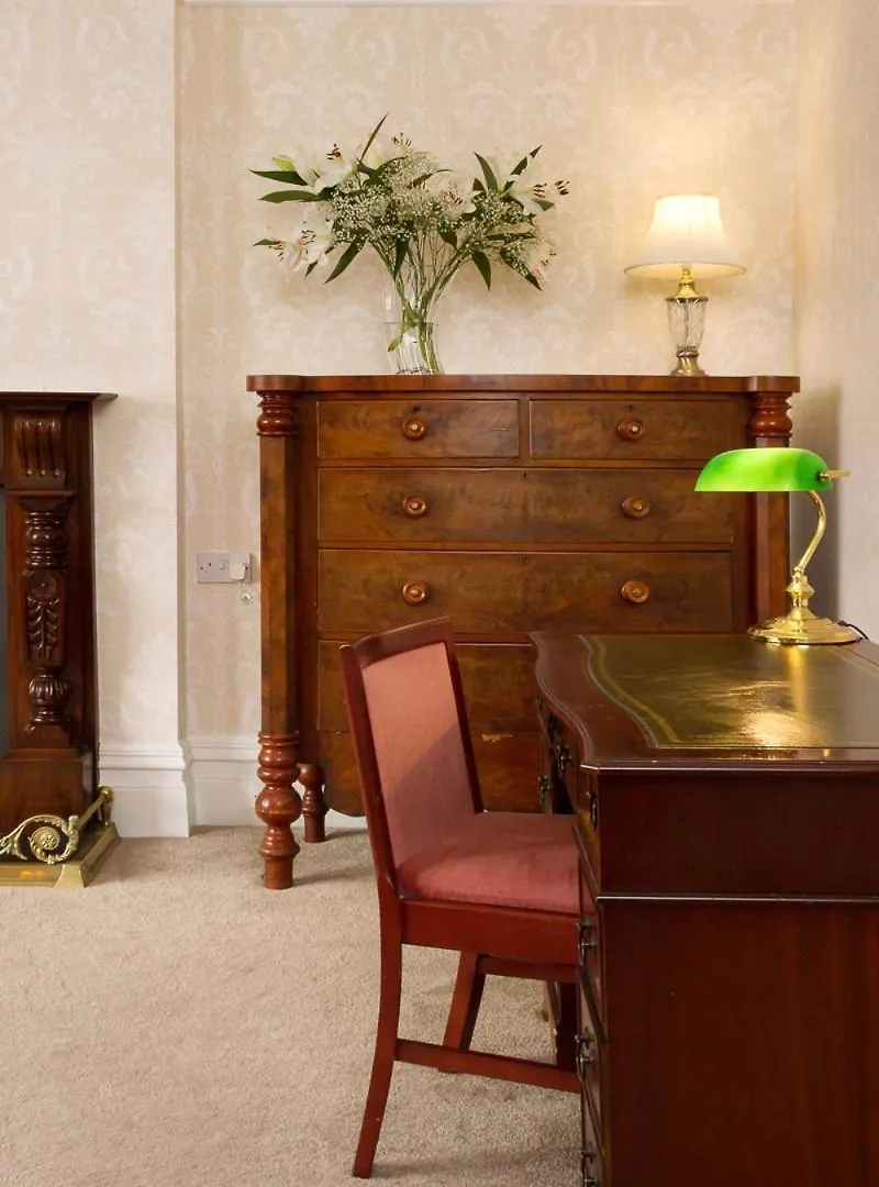 Lincoln House Private Hotel Cardiff