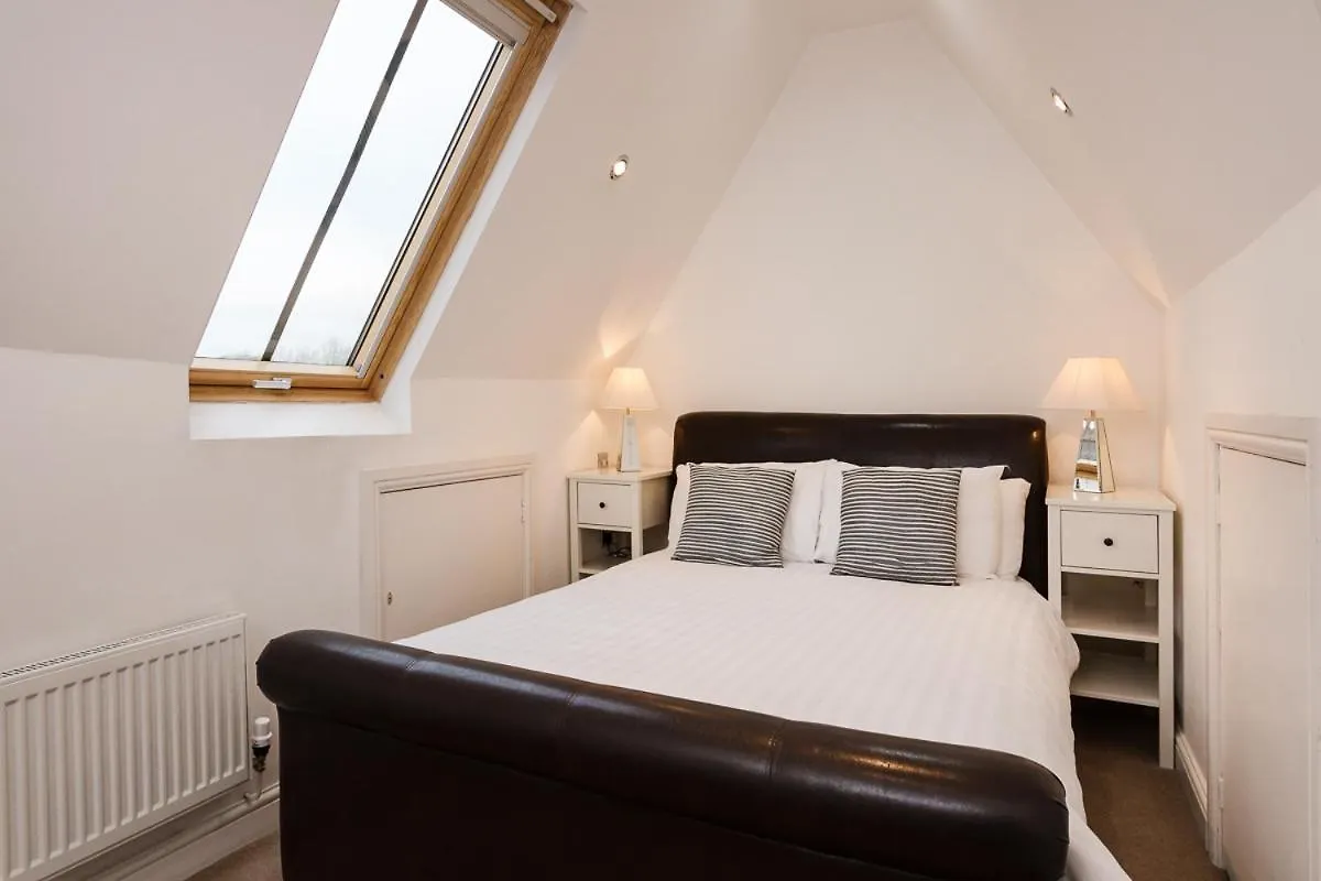 Lincoln House Private Hotel Кардифф