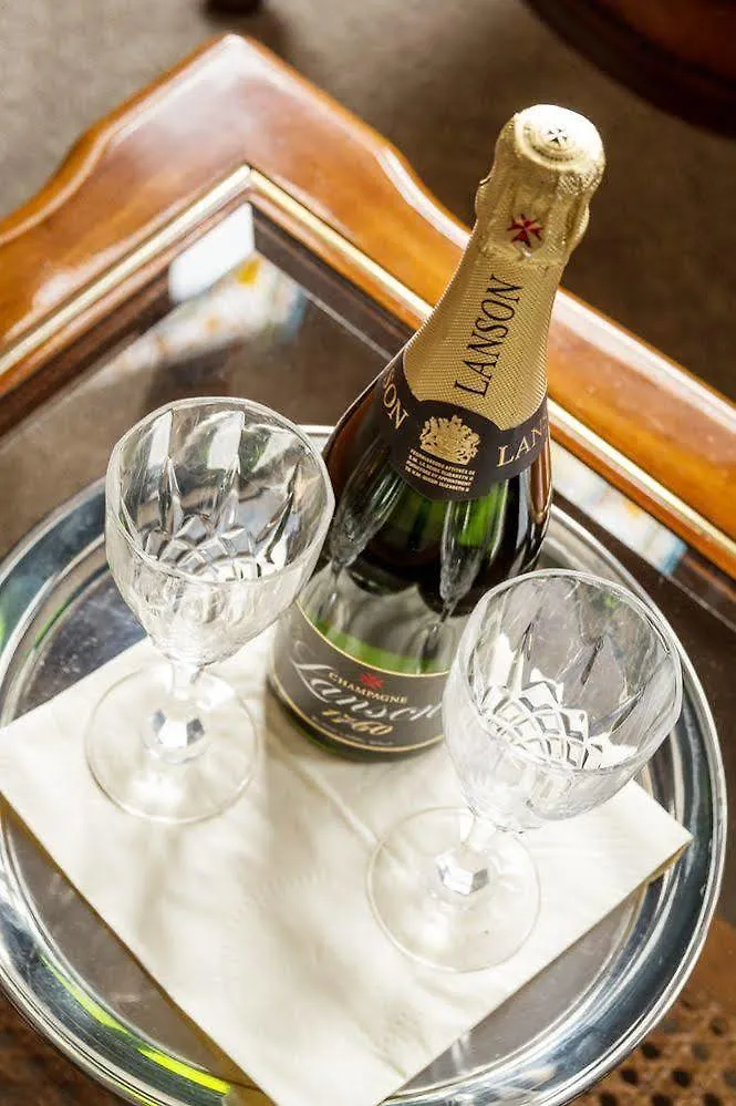 Lincoln House Private Hotel Кардифф